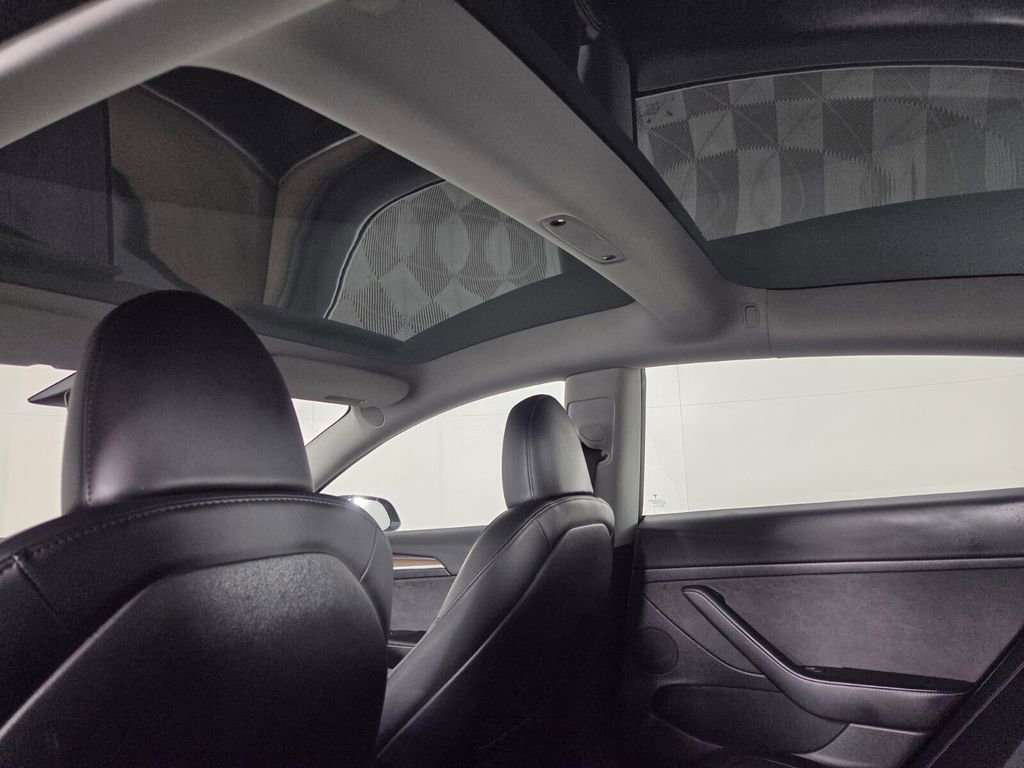 Used 2023 Tesla Model 3 Standard Range image 26