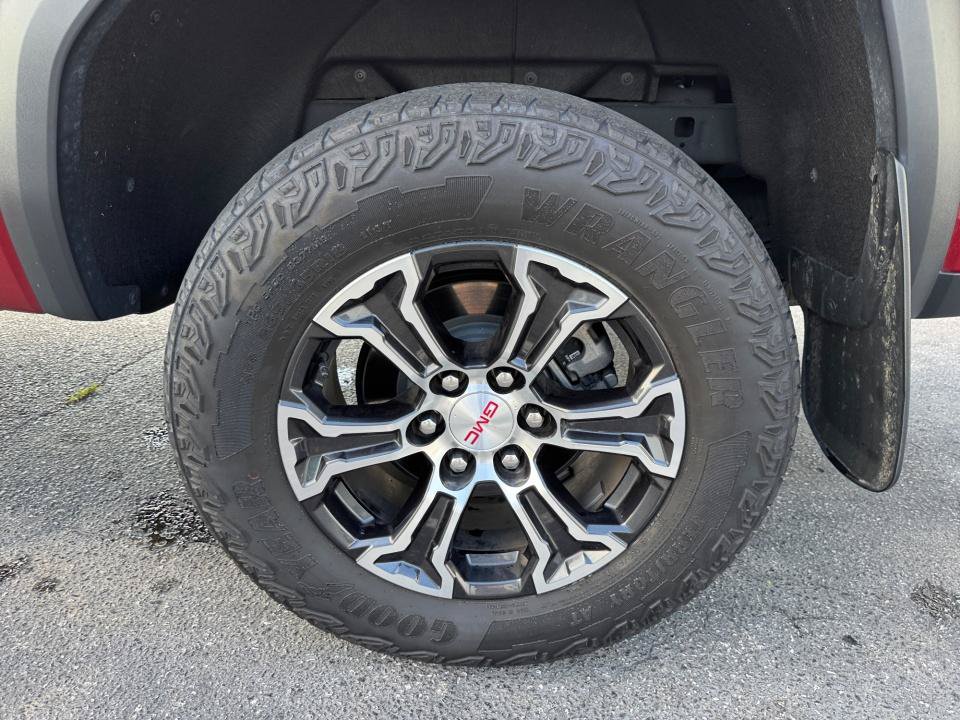 Certified 2024 GMC Canyon AT4 w/ Technology Package AWD/4WD image 26