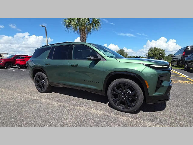 New 2027 Chevrolet Traverse RS w/ LPO, Floor Liner Package FWD image 19