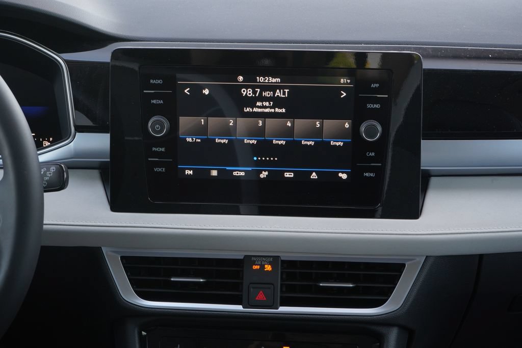 New 2026 Volkswagen Taos SE FWD image 10