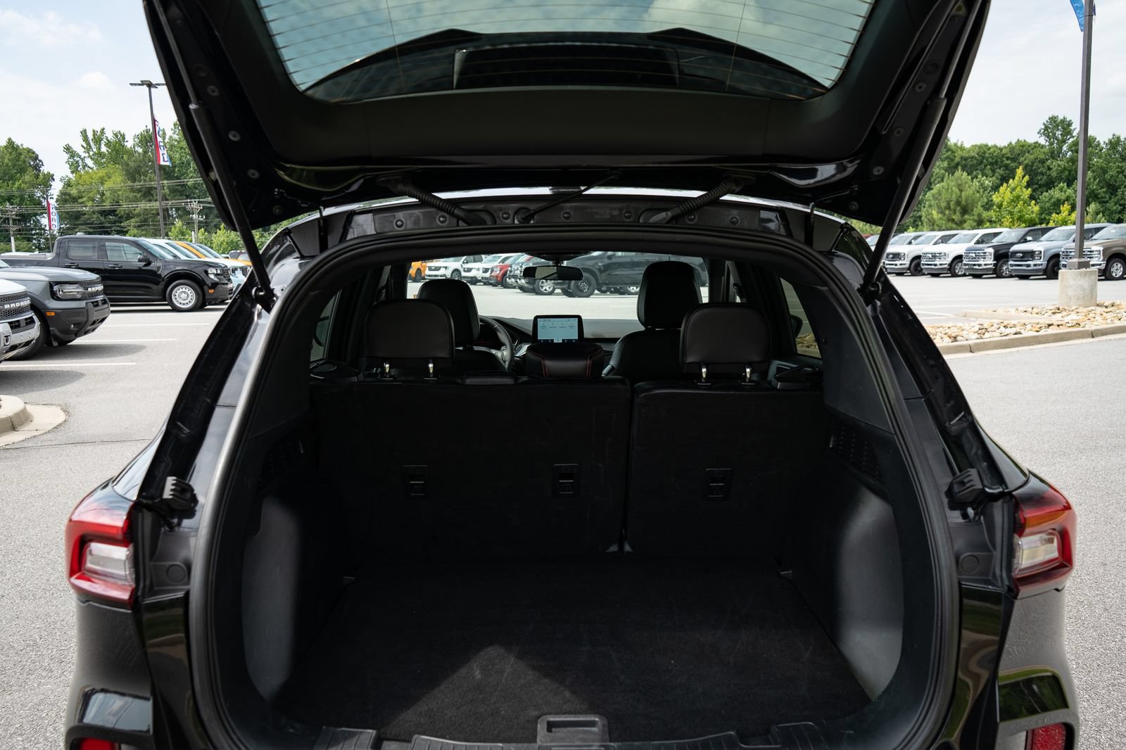 Used 2025 Ford Escape ST-Line AWD/4WD image 9