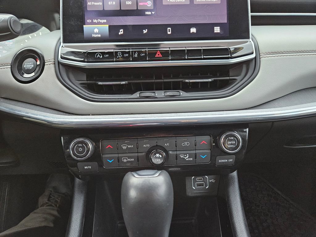 Used 2022 Jeep Compass Limited image 16