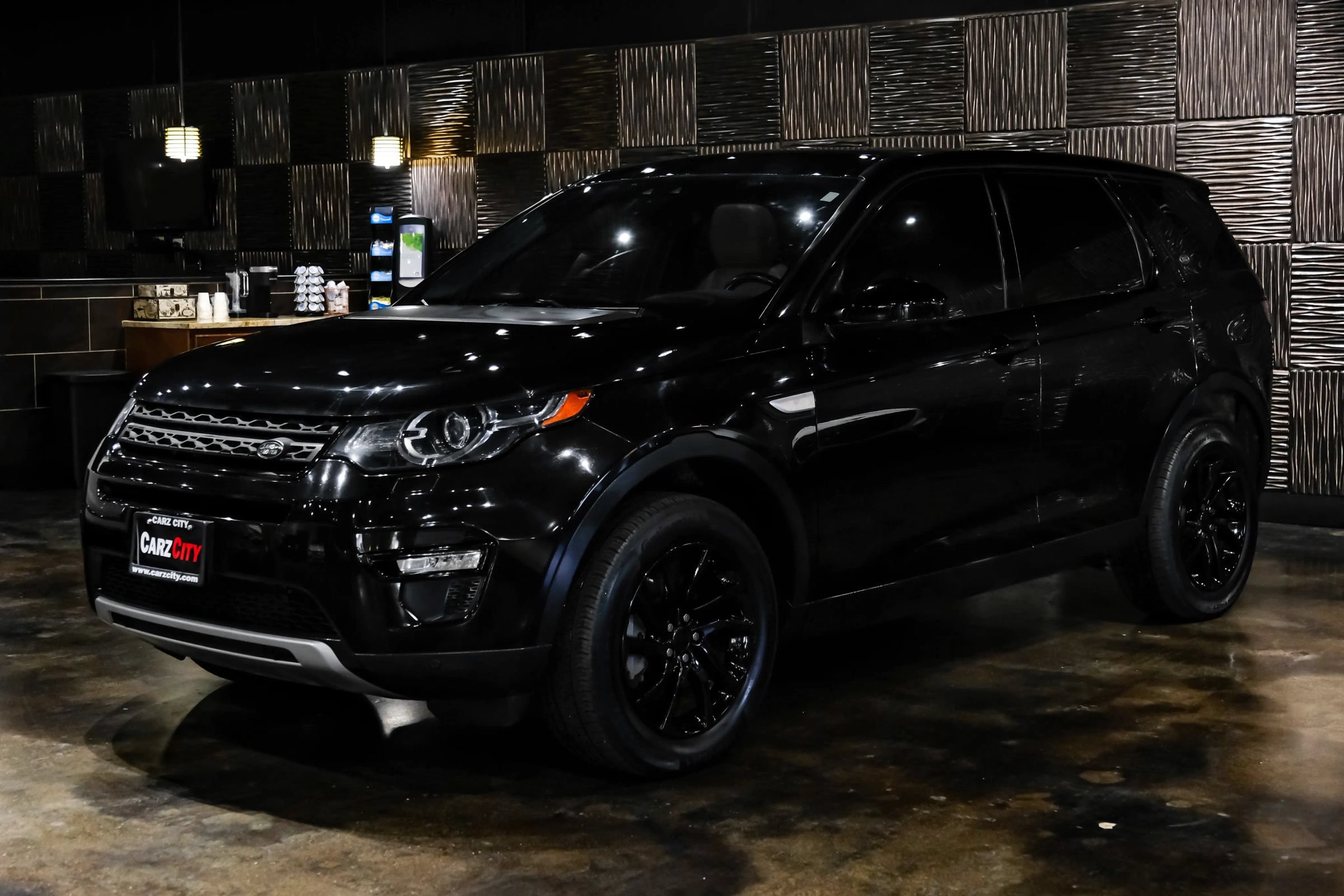 Used 2016 Land Rover Discovery Sport HSE AWD/4WD image 7