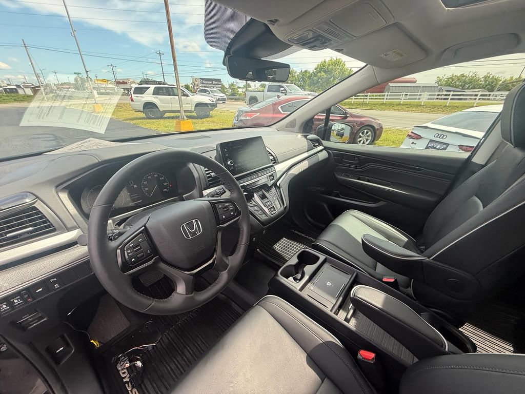 Used 2026 Honda Odyssey Touring image 14