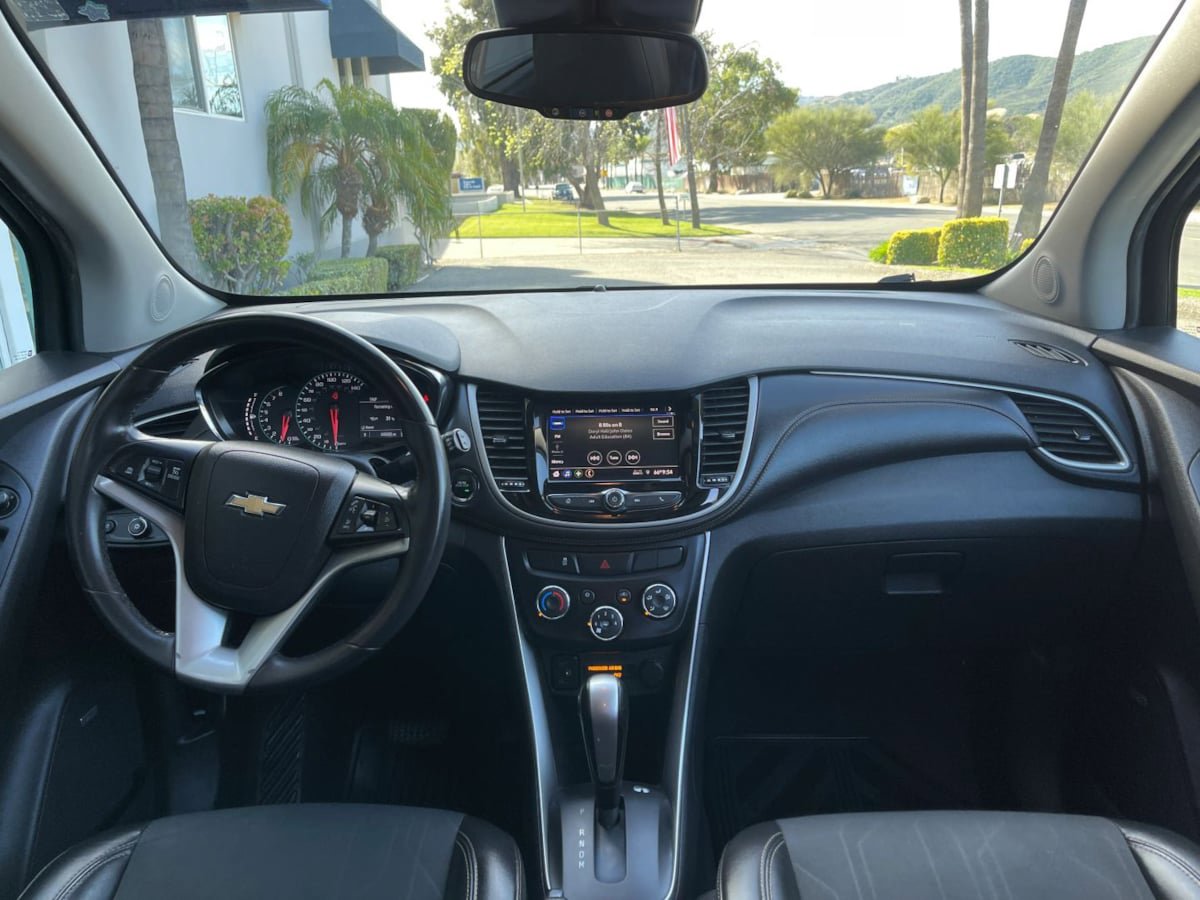 Used 2020 Chevrolet Trax LT w/ Sun & Sound Package image 12