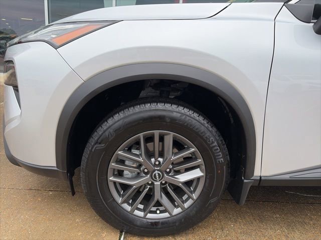 Used 2025 Nissan Rogue S image 7