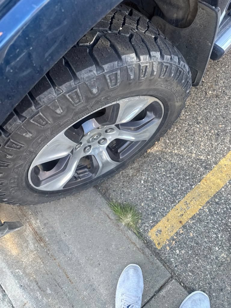 Used 2019 RAM 1500 Laramie AWD/4WD image 6