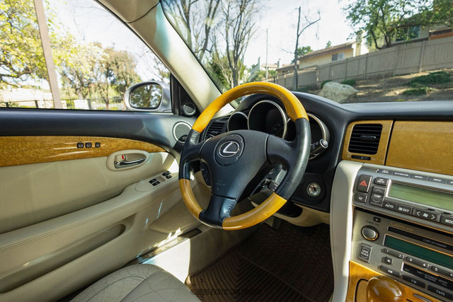 Used 2005 Lexus SC 430 Convertible image 32