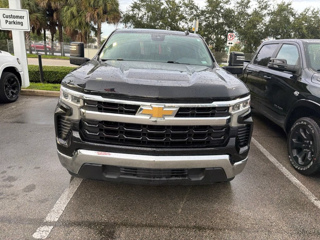 Used 2023 Chevrolet Silverado 1500 LT RWD image 3