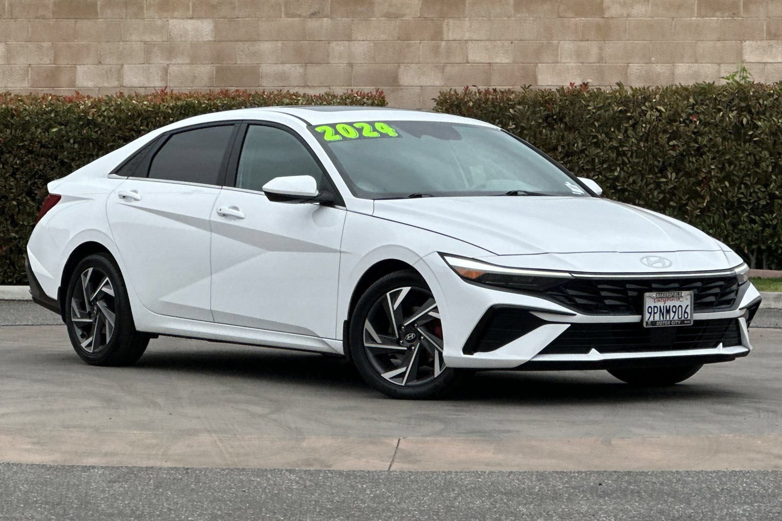 Used 2024 Hyundai Elantra SEL w/ Convenience Package FWD video 2
