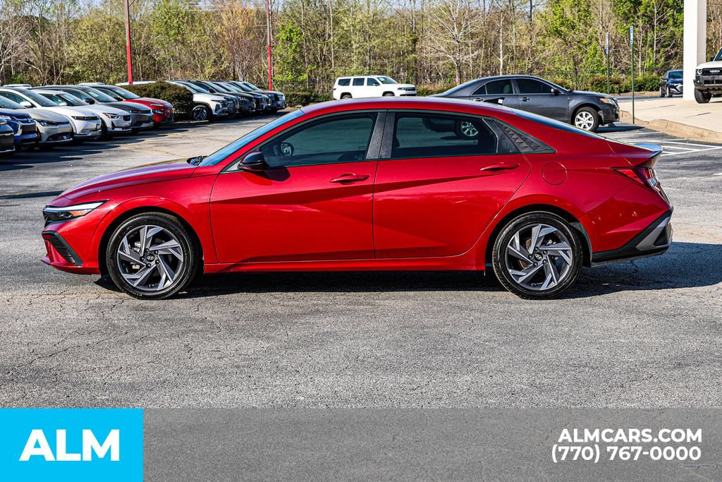 Used 2025 Hyundai Elantra Sport FWD image 8