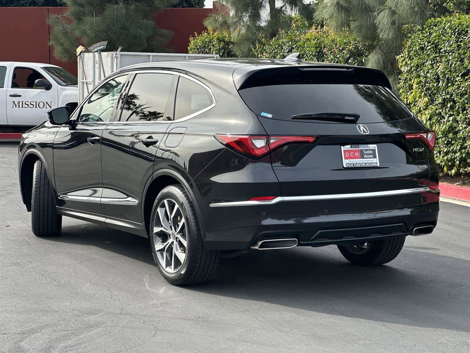 Certified 2024 Acura MDX FWD w/ Technology Package image 5