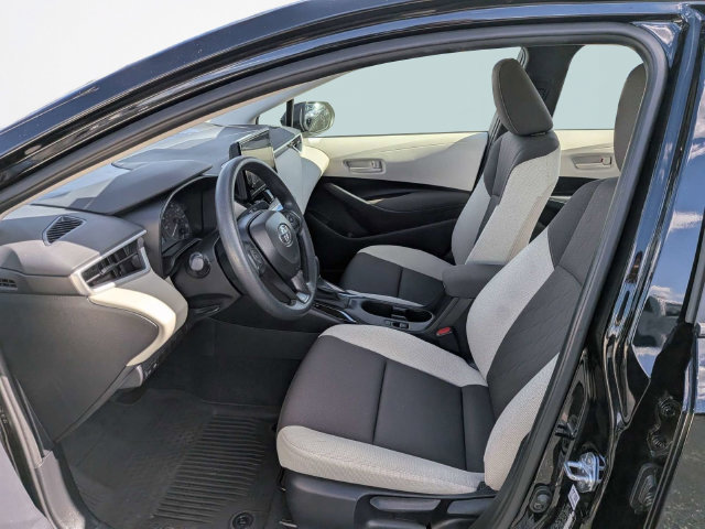 Used 2025 Toyota Corolla LE FWD image 19