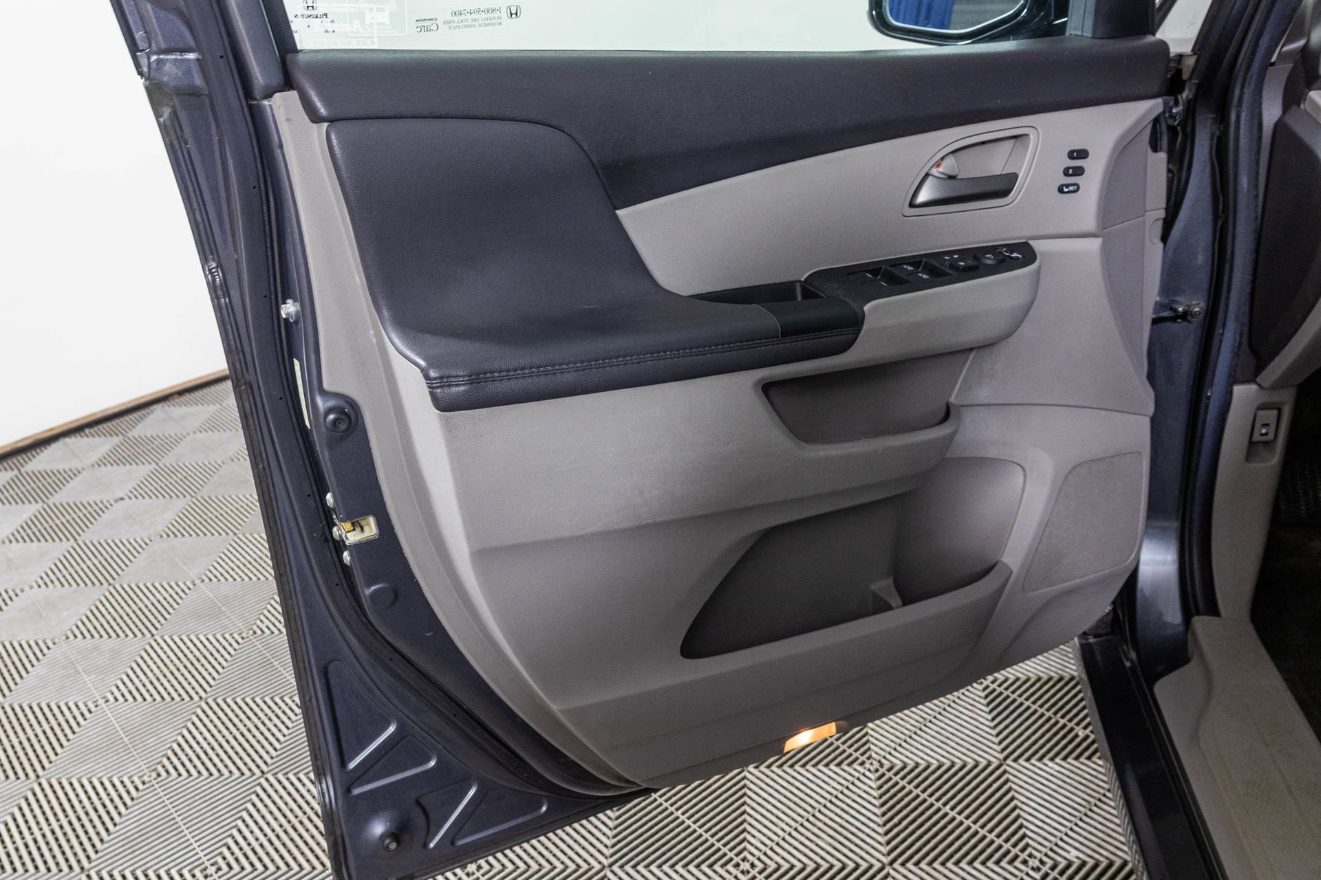 Used 2012 Honda Odyssey Touring image 37