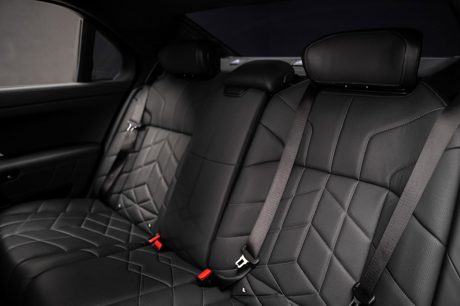 Used 2023 BMW 760i xDrive w/ Executive Package image 68