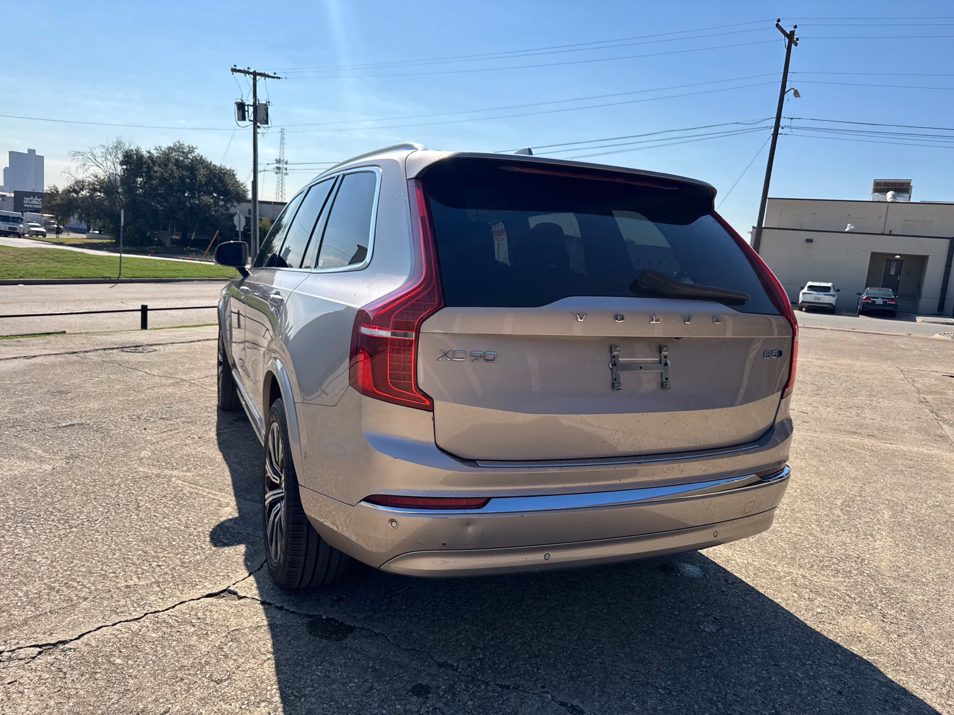 Used 2024 Volvo XC90 B5 Plus w/ Protection Package Premier AWD/4WD image 7