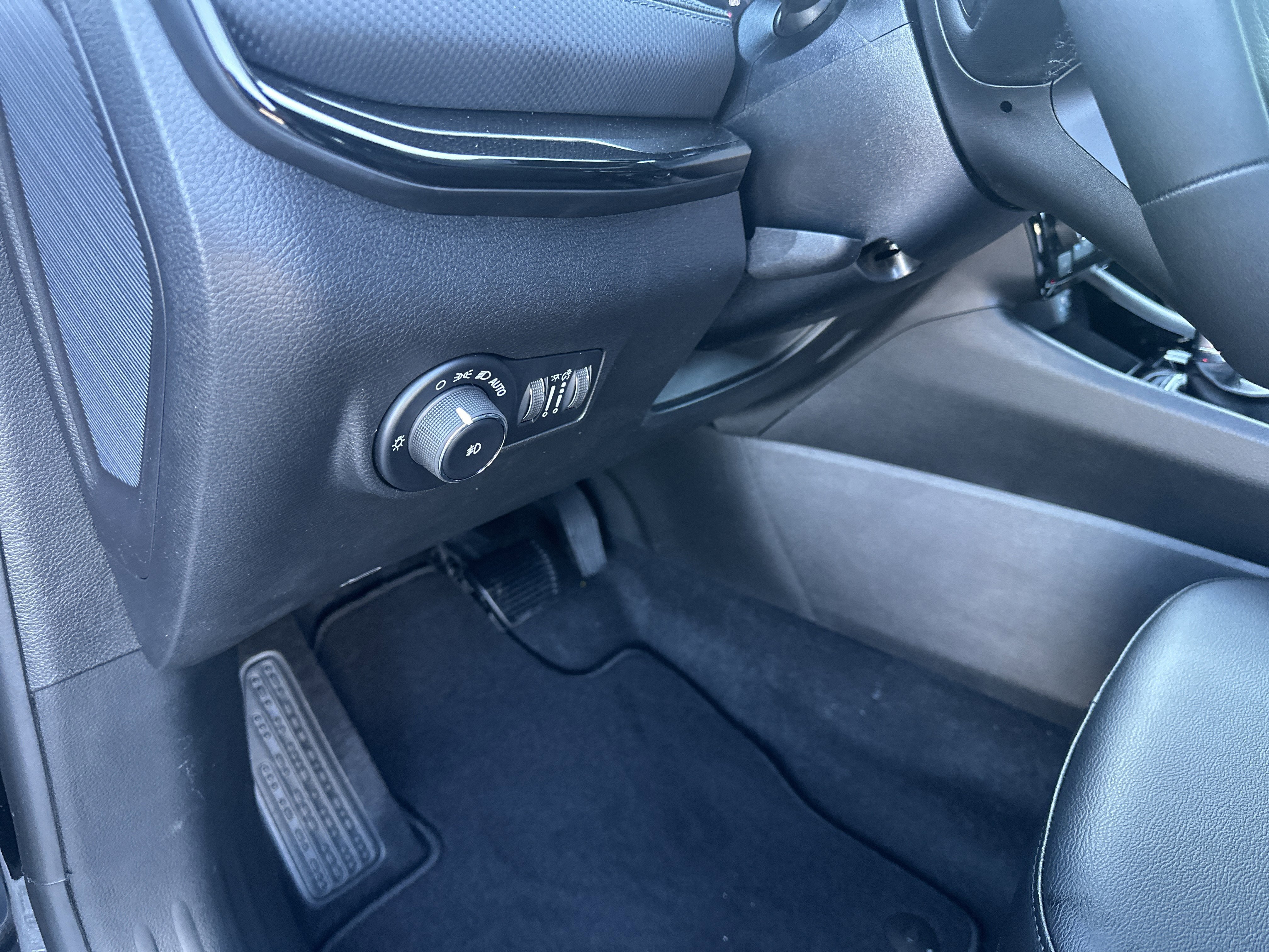 New 2026 Jeep Compass Latitude AWD/4WD image 30