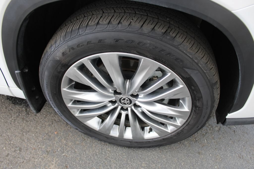 Certified 2026 Toyota Highlander Platinum AWD/4WD image 71
