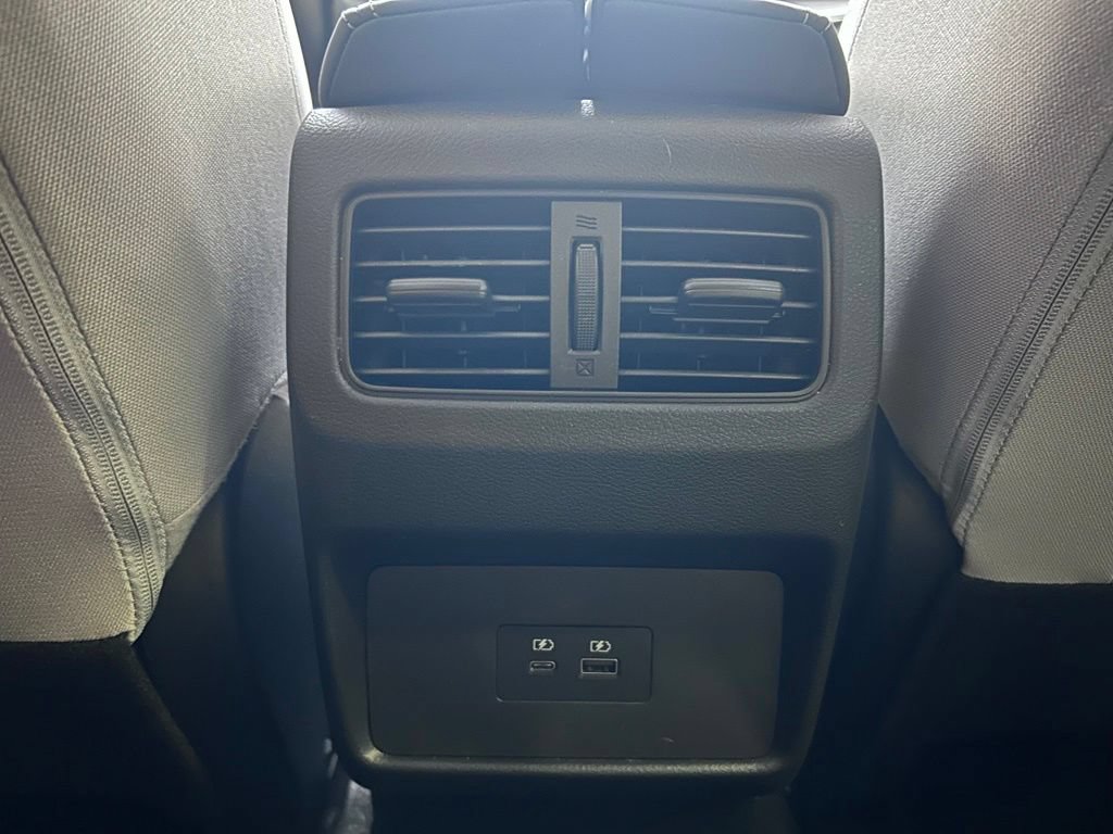 Used 2023 Nissan Rogue SV AWD/4WD image 19