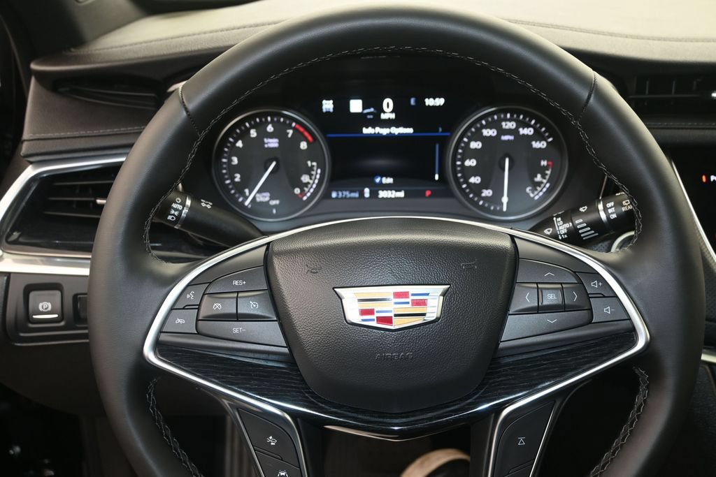Used 2026 Cadillac XT5 Premium Luxury w/ Driver Assist Package AWD/4WD image 9