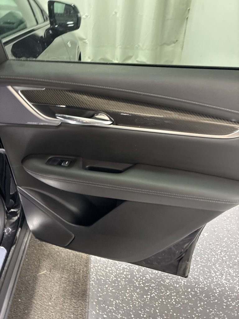 Used 2024 Cadillac XT6 Sport w/ LPO, Floor Liner Package AWD/4WD image 29