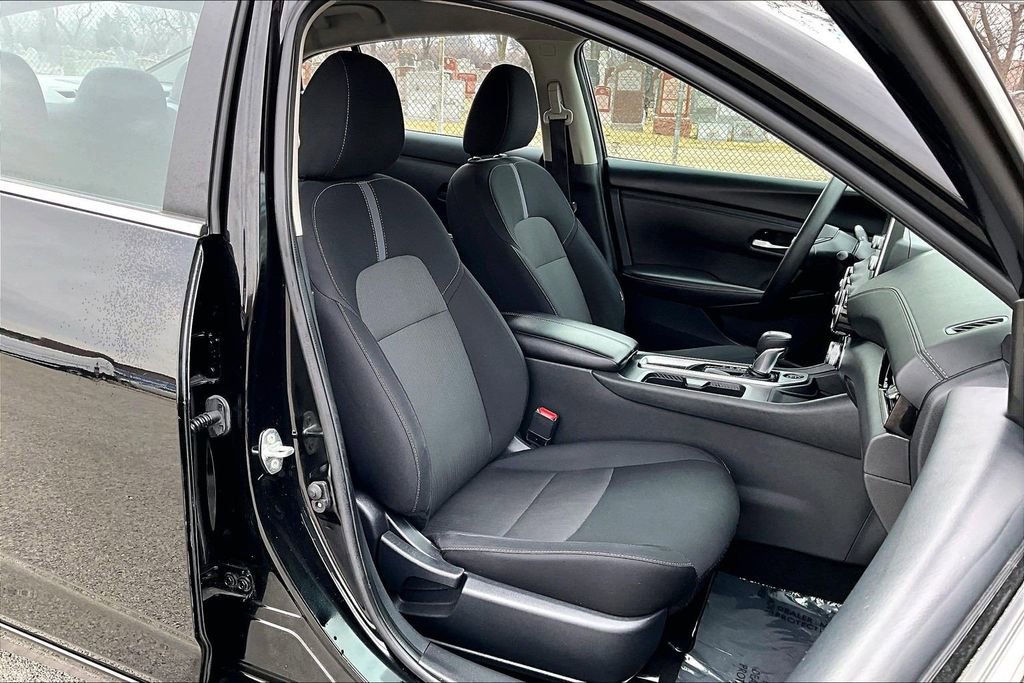 Used 2024 Nissan Sentra SV FWD image 7