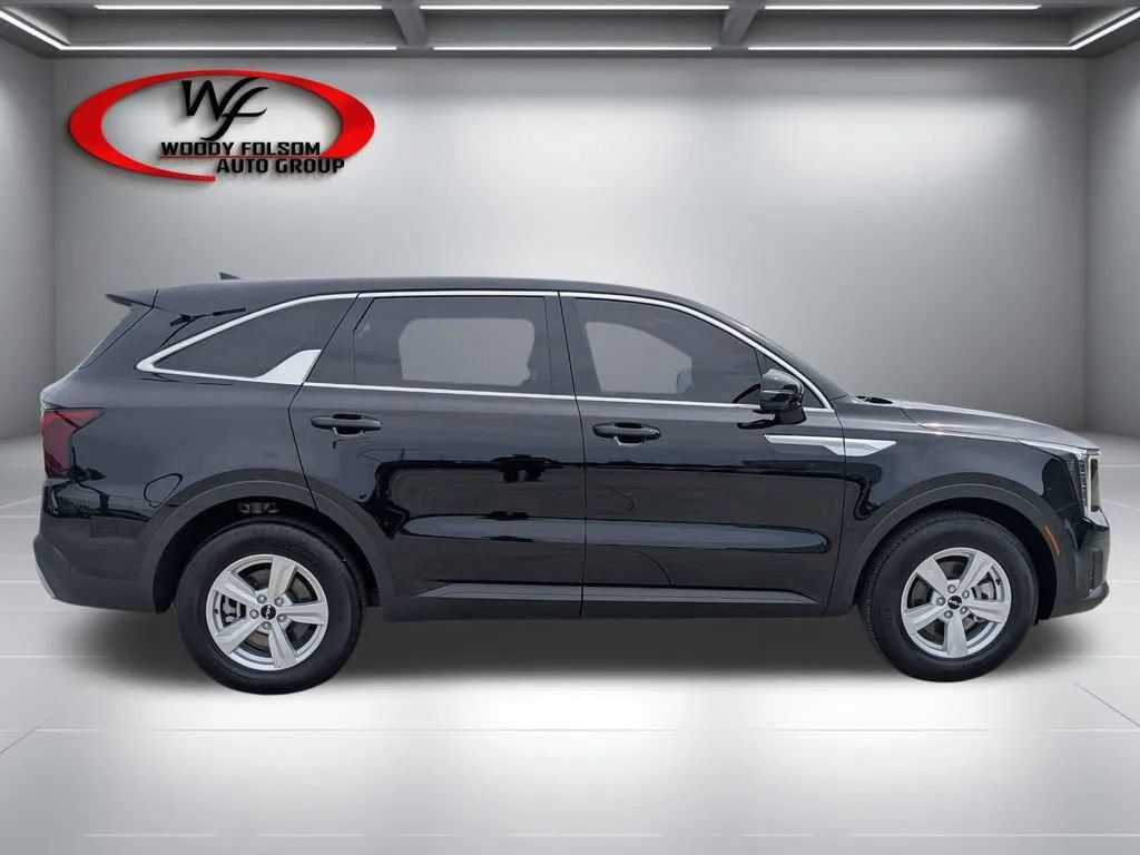 Used 2026 Kia Sorento LX FWD image 3