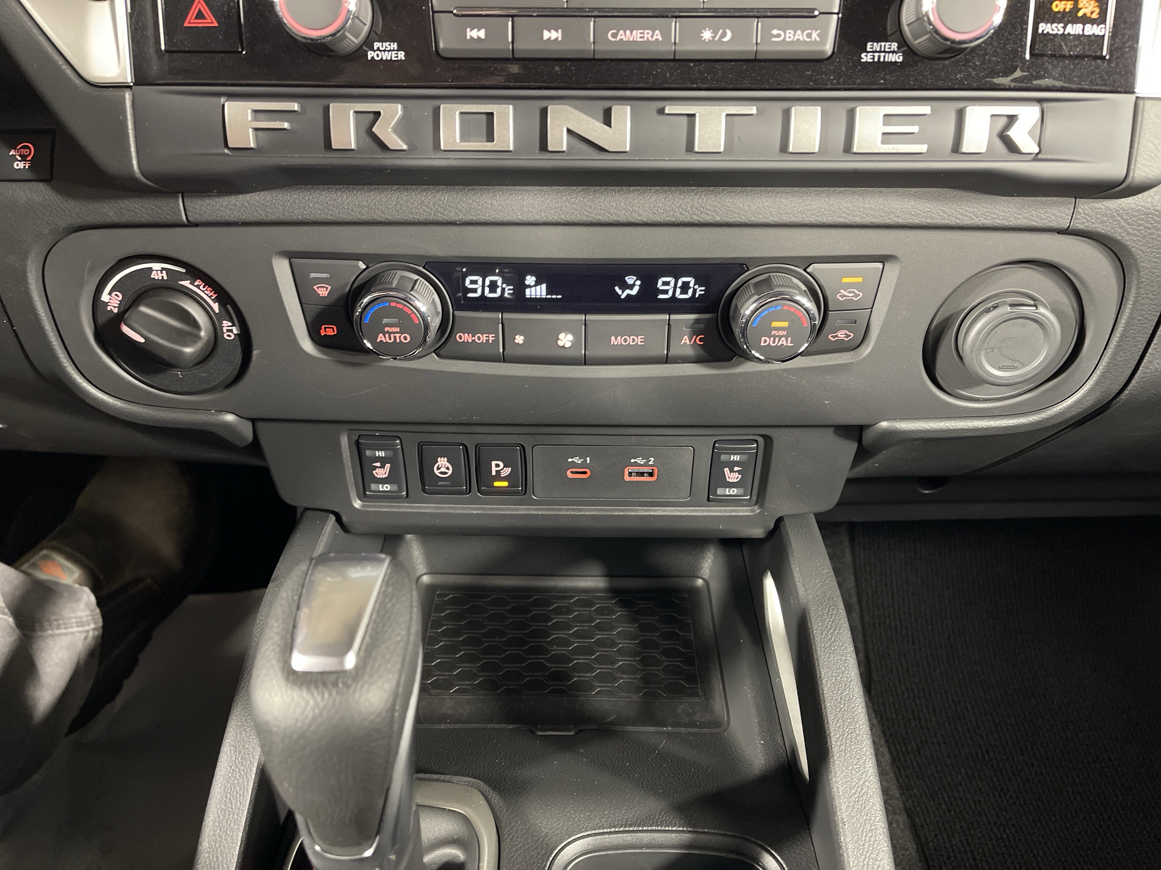 Used 2025 Nissan Frontier SL w/ Graphics Package image 26