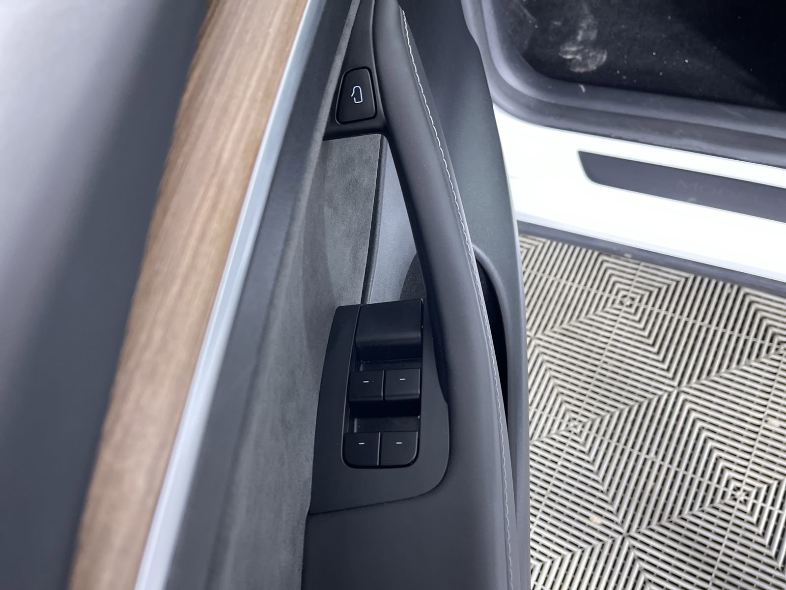 Used 2025 Tesla Model Y Performance AWD/4WD image 13