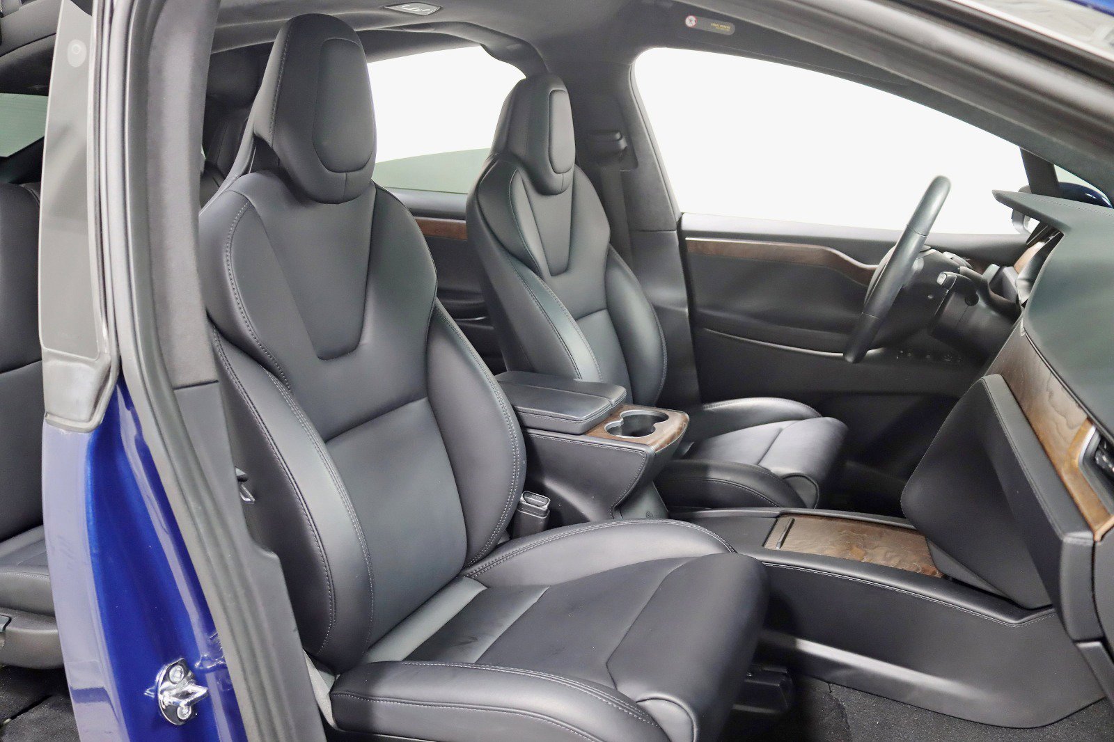 Used 2018 Tesla Model X 75D image 26