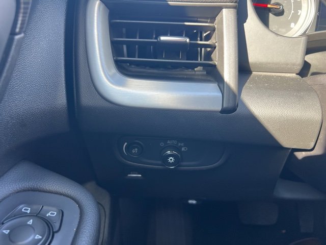 Used 2024 GMC Terrain SLE image 12