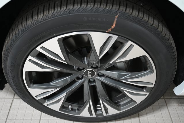 New 2026 Audi Q8 Prestige image 17