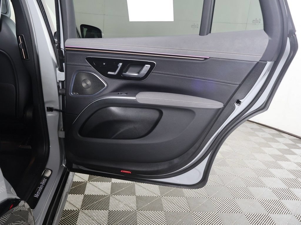 Used 2023 Mercedes-Benz EQS 580 4MATIC SUV image 28