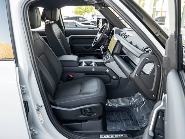 Certified 2026 Land Rover Defender 110 X AWD/4WD image 36