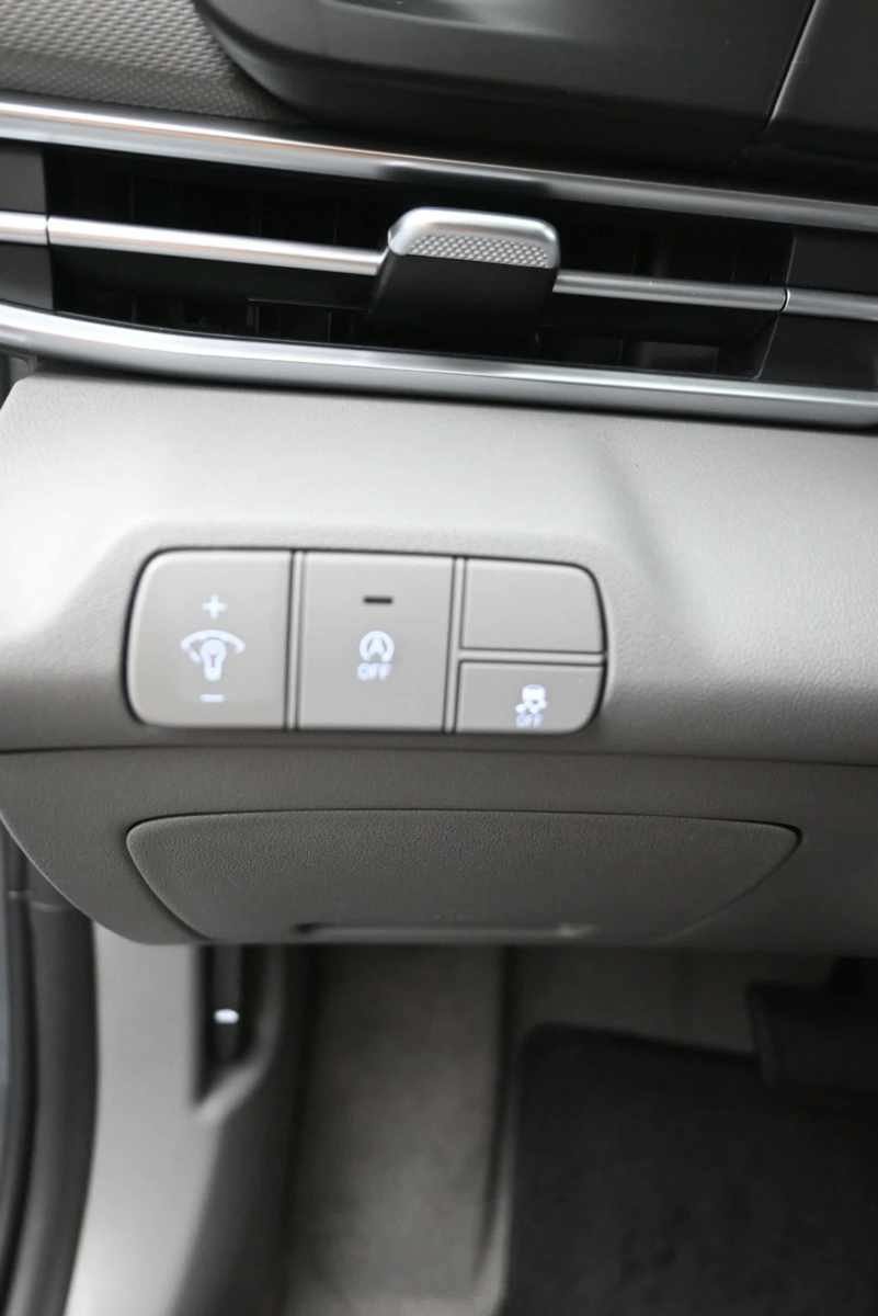 New 2026 Hyundai Elantra SE FWD image 22