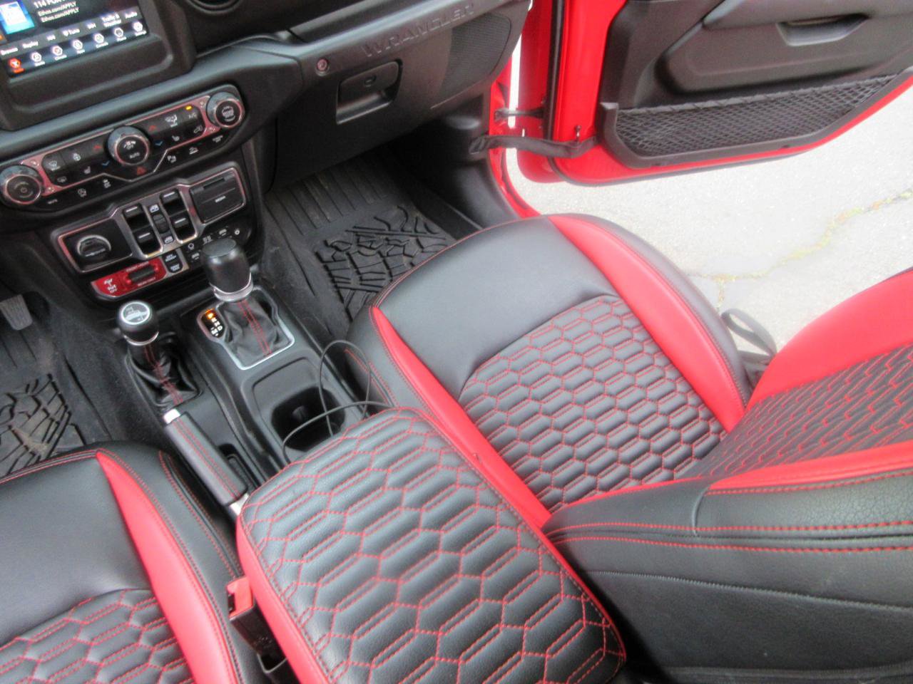 Used 2021 Jeep Wrangler Unlimited Rubicon w/ Dual Top Group image 18