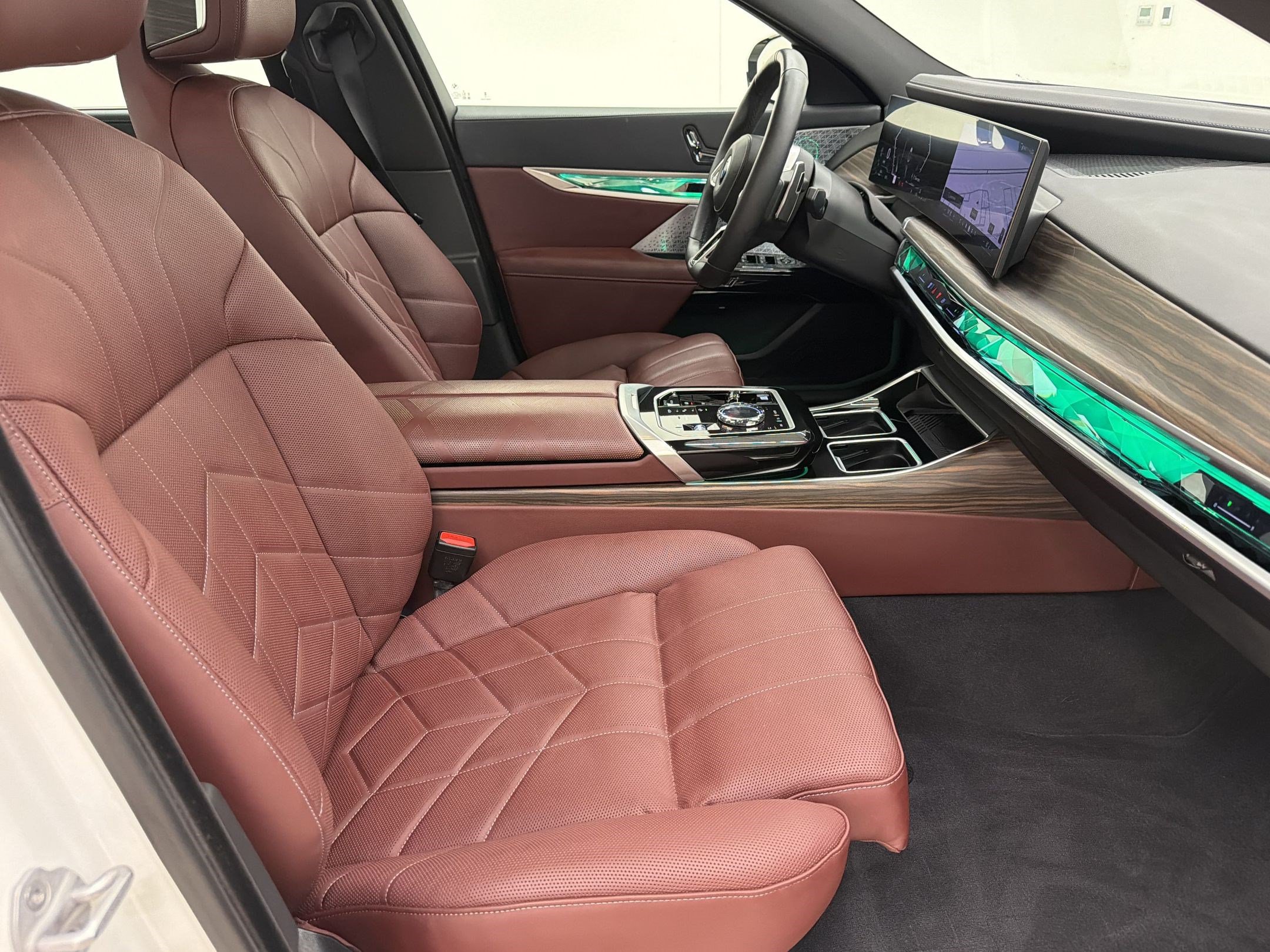 Certified 2025 BMW 760i xDrive AWD/4WD image 23