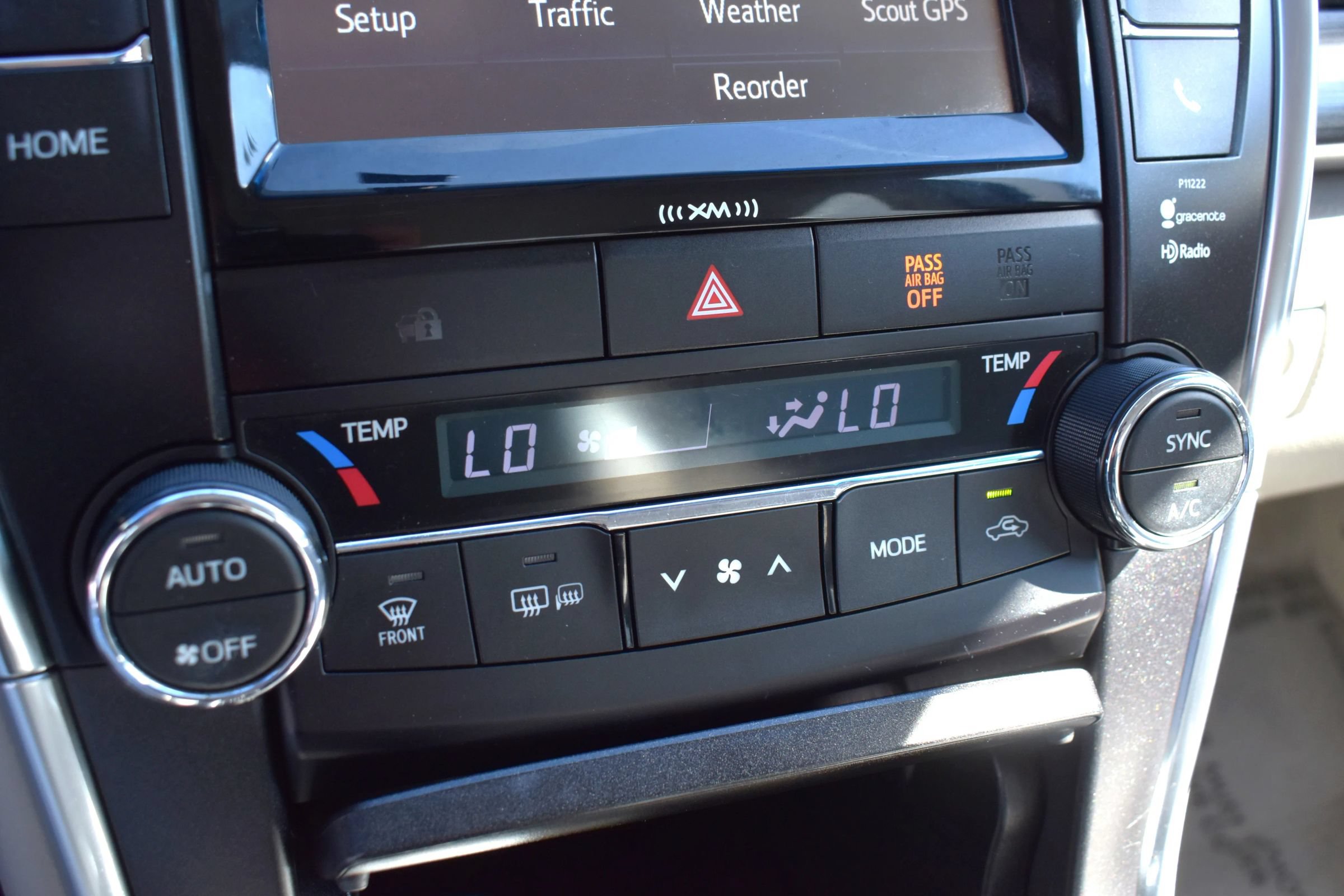 Used 2016 Toyota Camry LE FWD image 24