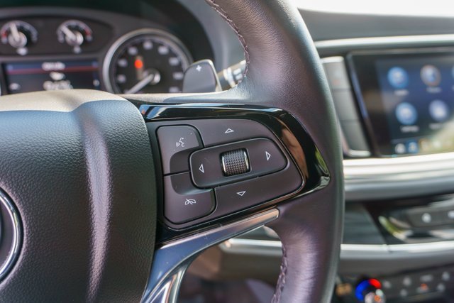 Used 2023 Buick Enclave Essence image 27