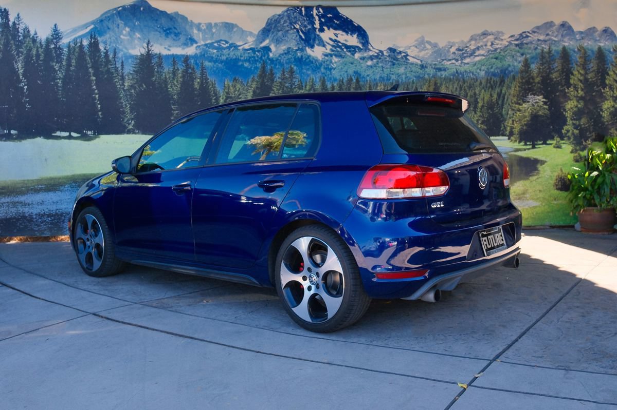 Used 2011 Volkswagen GTI 4-Door FWD image 4
