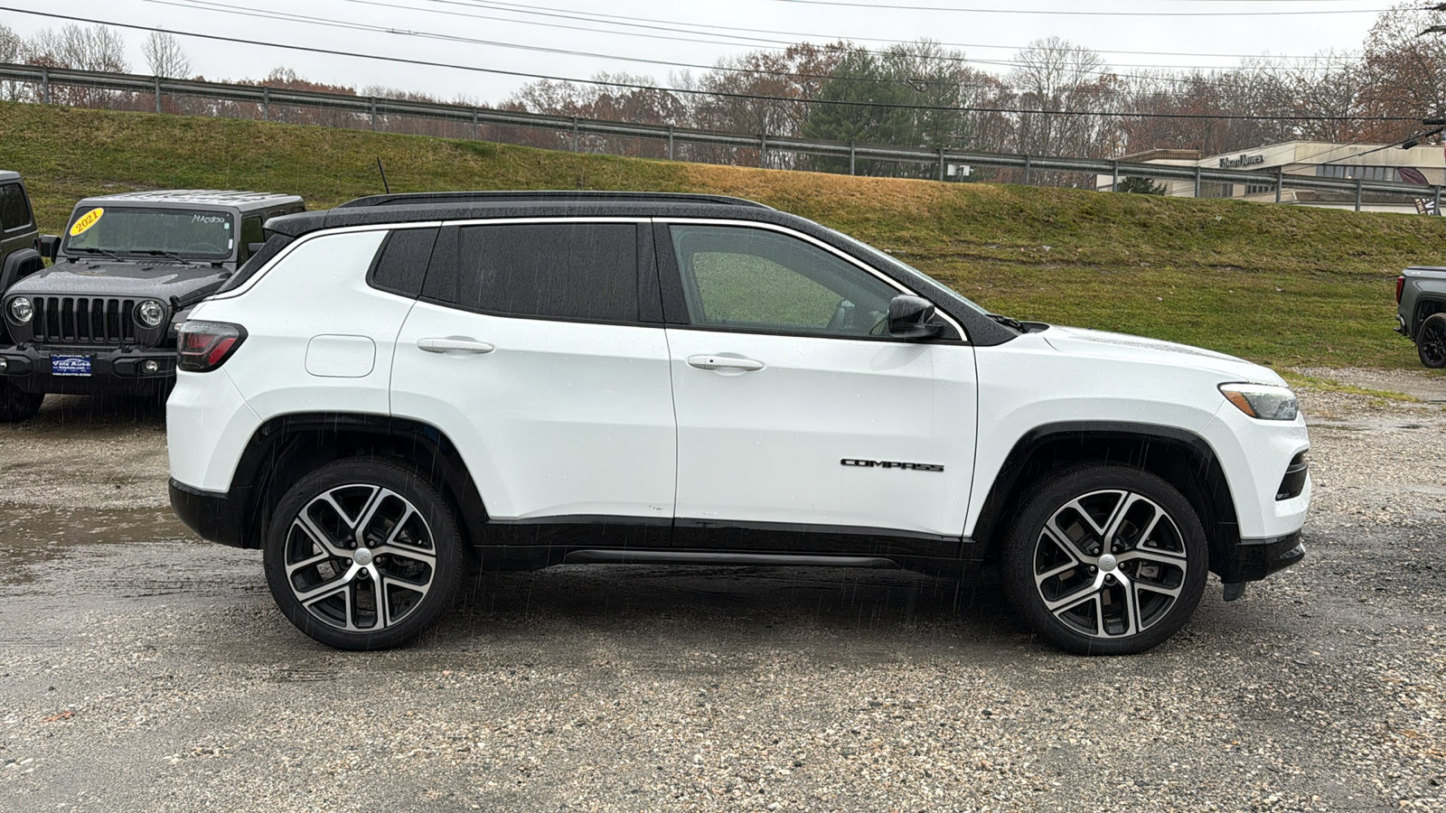 Certified 2024 Jeep Compass Limited w/ Elite Group image 3