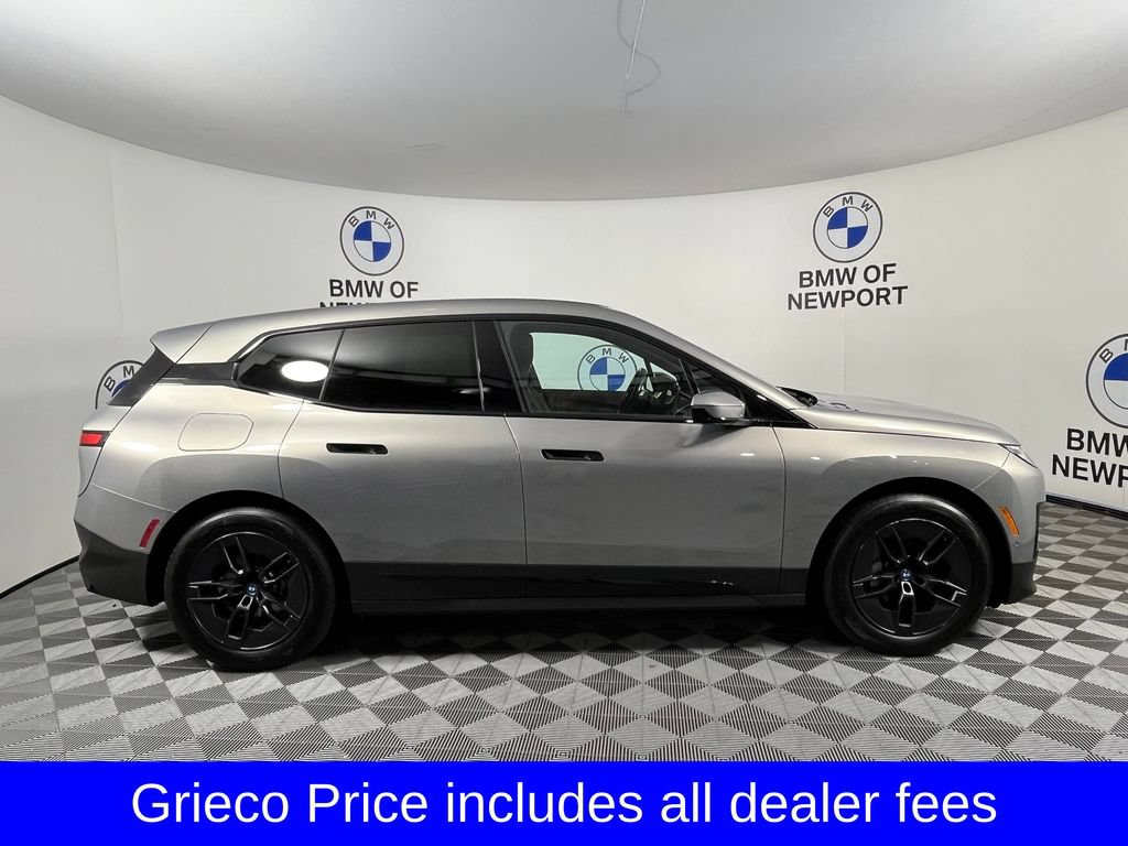 Used 2024 BMW iX xDrive50 AWD/4WD image 11