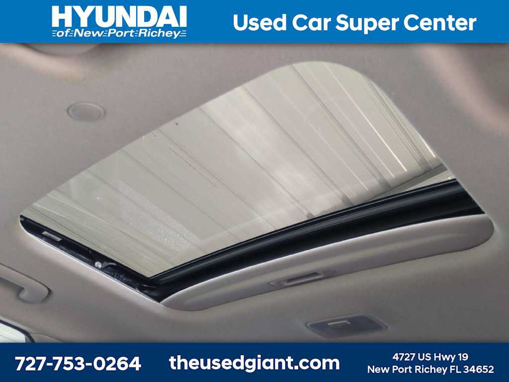 Certified 2023 Hyundai Venue SEL FWD image 20