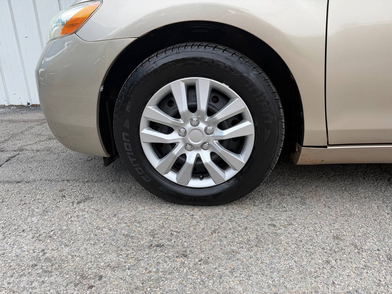 Used 2009 Toyota Camry LE FWD image 27