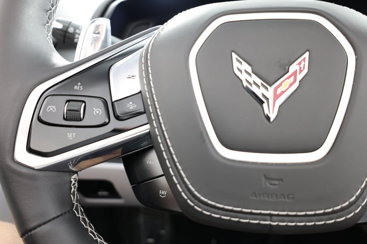 Used 2025 Chevrolet Corvette Stingray Premium Conv w/ Z51 Performance Package RWD image 26