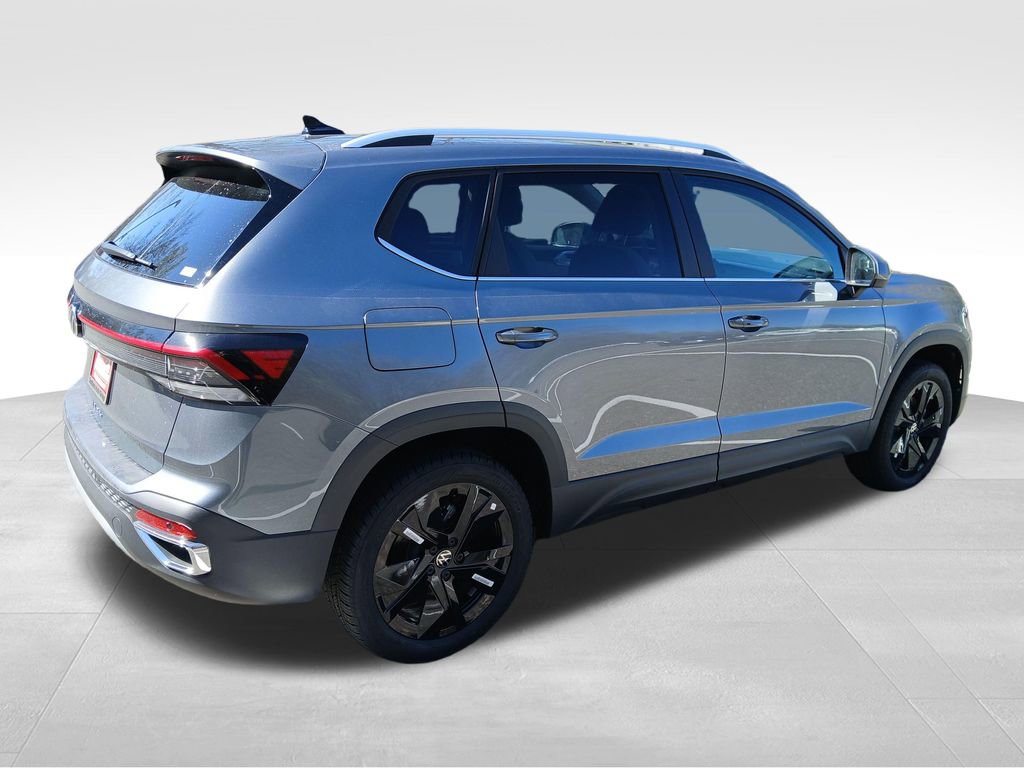 New 2026 Volkswagen Taos SE FWD image 5
