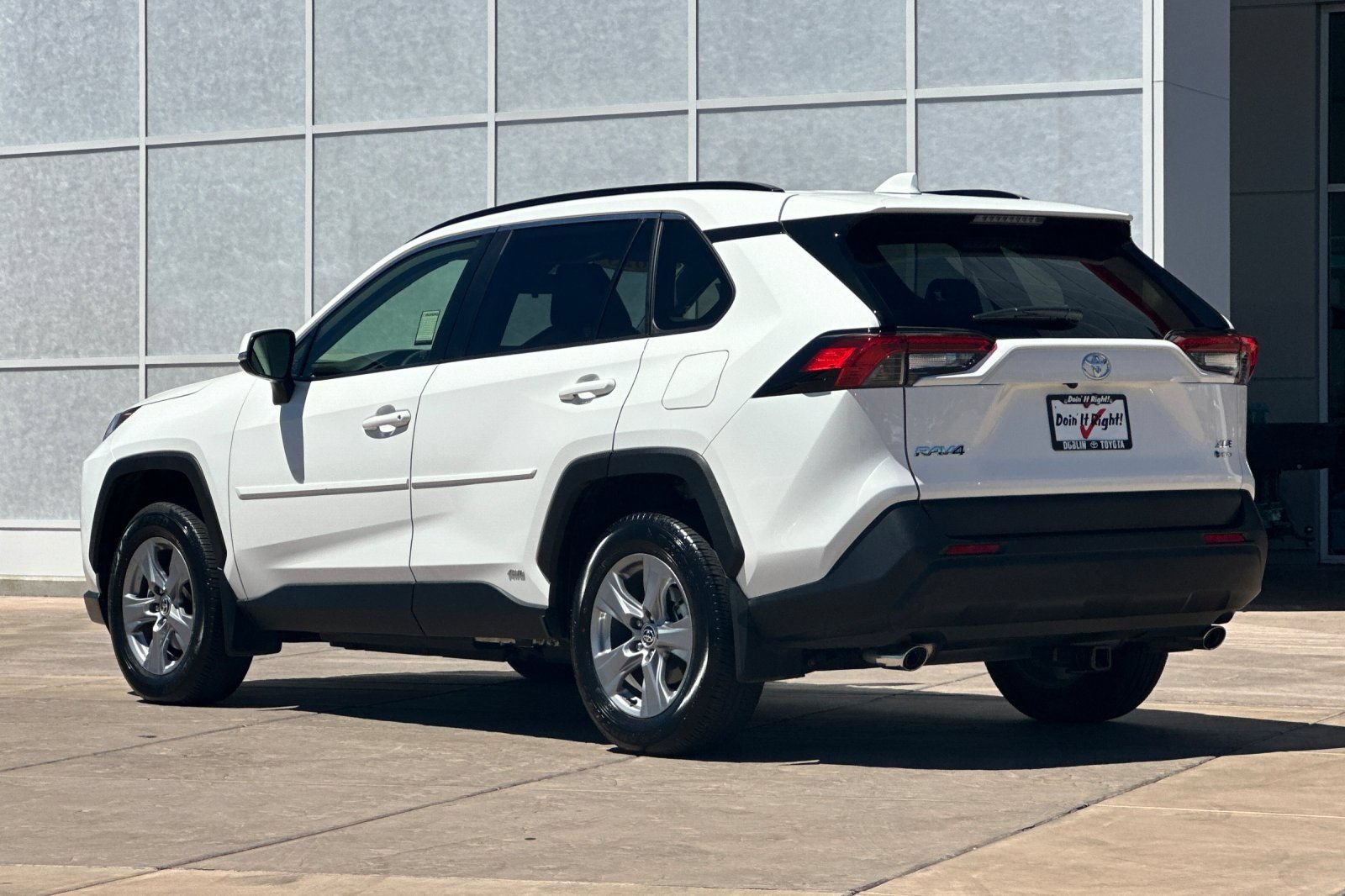 Used 2025 Toyota RAV4 XLE AWD/4WD image 6