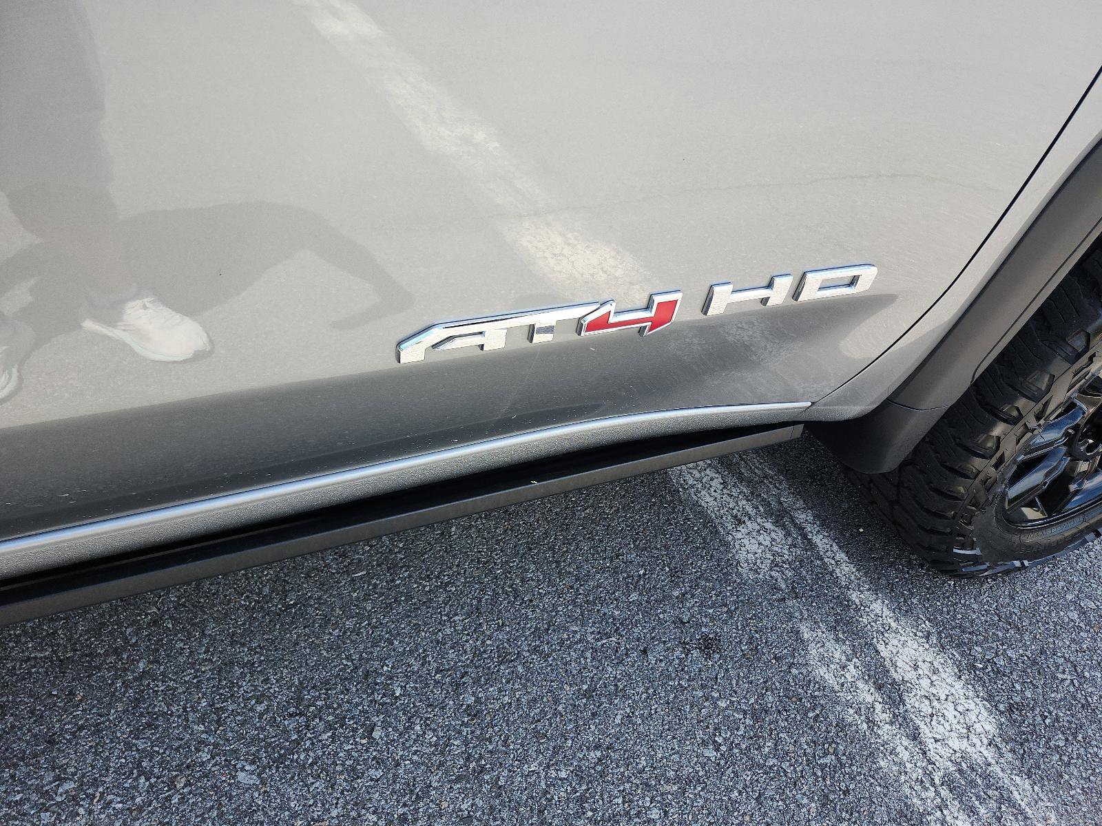 Certified 2025 GMC Sierra 2500 AT4 w/ AT4 Premium Plus Package AWD/4WD image 7