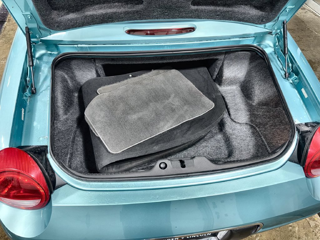 Used 2002 Ford Thunderbird RWD image 22