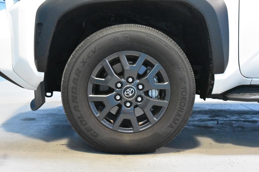 Used 2025 Toyota 4Runner SR5 AWD/4WD image 26